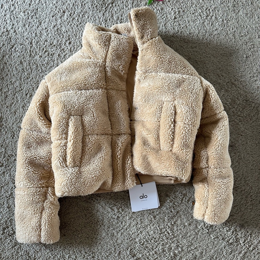 ALO Sherpa Snow Angel Puffer